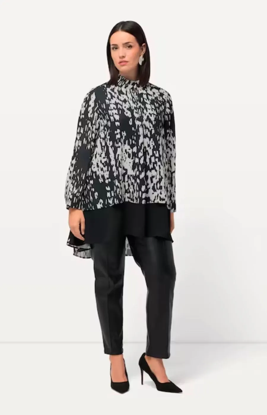 Ulla Popken Tunic in Monochrome Print