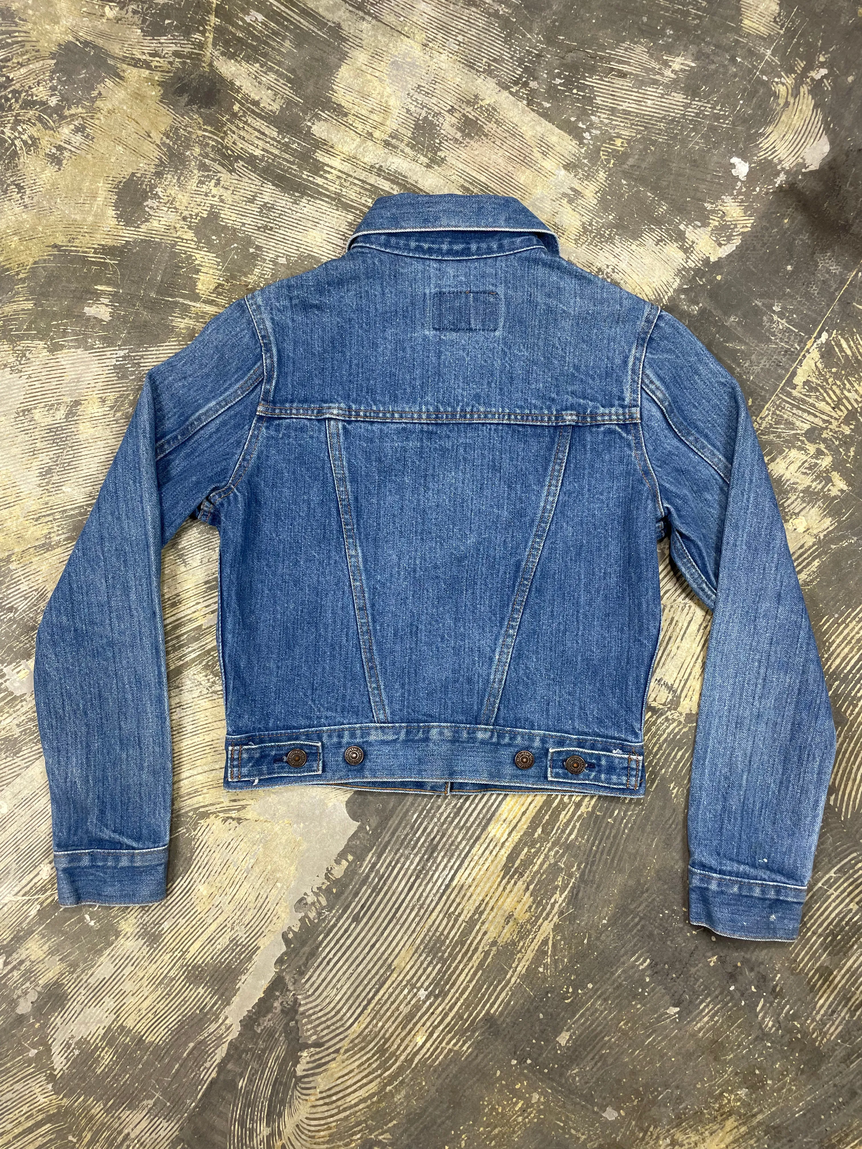 Vintage Levi 2-Pocket USA Indigo Denim Trucker Jacket (JYJ-145)